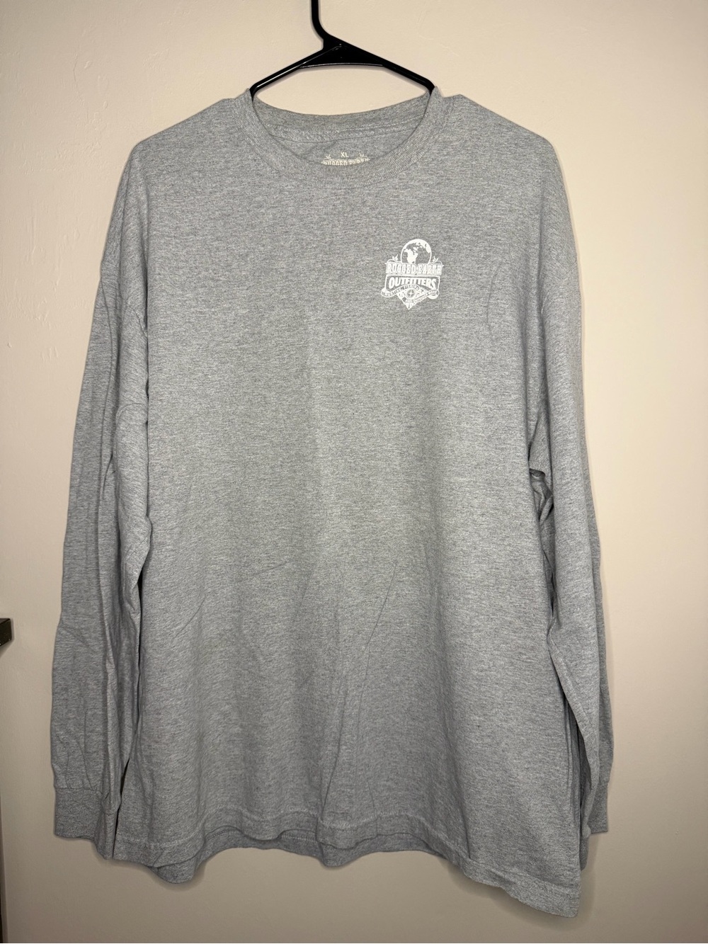 Outfitters Long-Sleeve Gray Graphic Tee